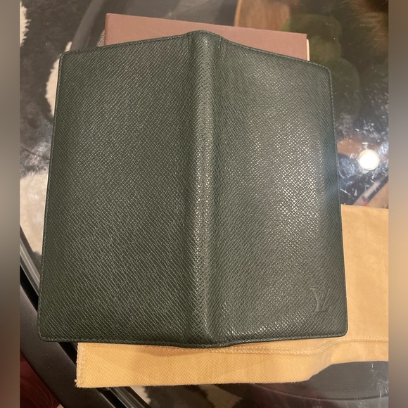 Louis Vuitton Long Wallet/ Taiga Porte Valeurs Organizer Wallet in Taiga leather - Picture 3 of 8
